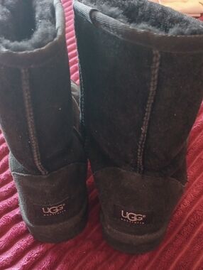 UGG Women Black Classic Short Sheepskin Boots